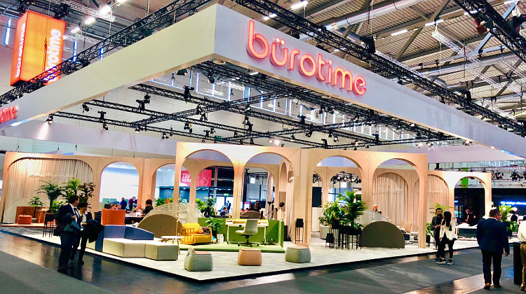 Adem Capar mit CAPARA, Bürotime, Teleset, Casala, Luxy und i4Mariani auf der ORGATEC 2018