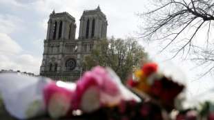 Stadt Paris ehrt Retter von Notre-Dame