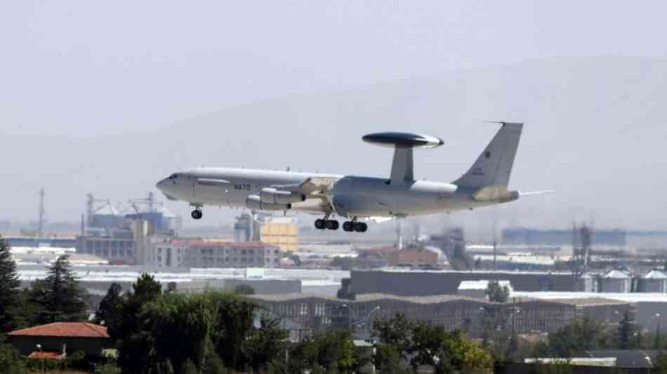 Deutsche Delegation besucht Bundeswehrsoldaten in Konya