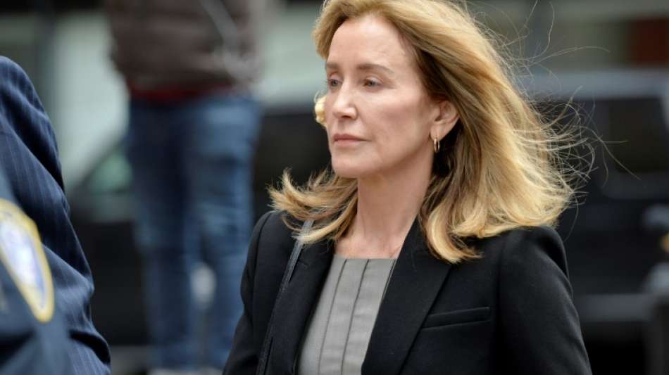 Felicity Huffman bekennt sich im Uni-Skandal der Bestechung für schuldig