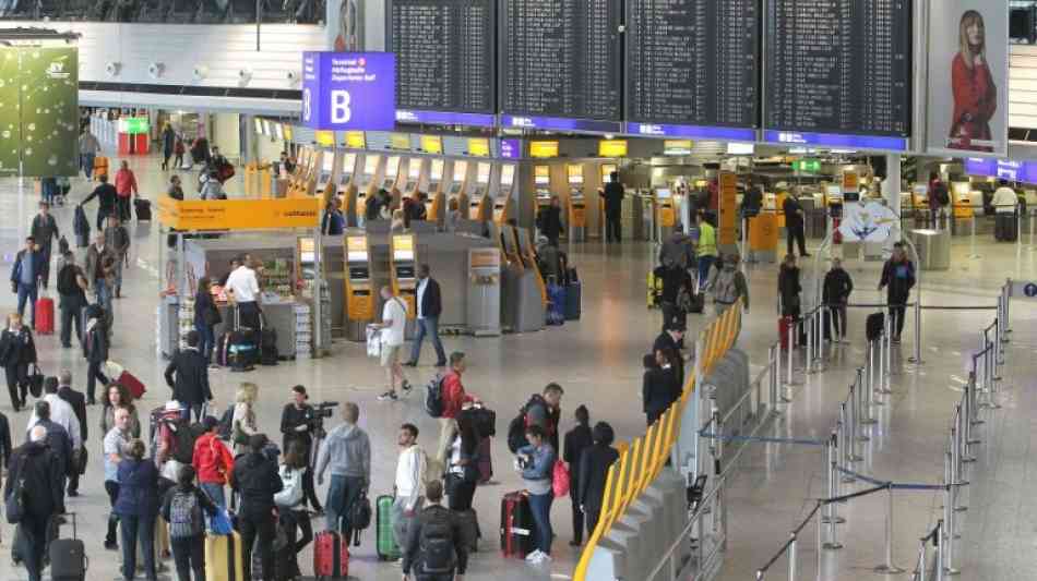 Qualmender Rucksack sorgt auf Frankfurter Flughafen f