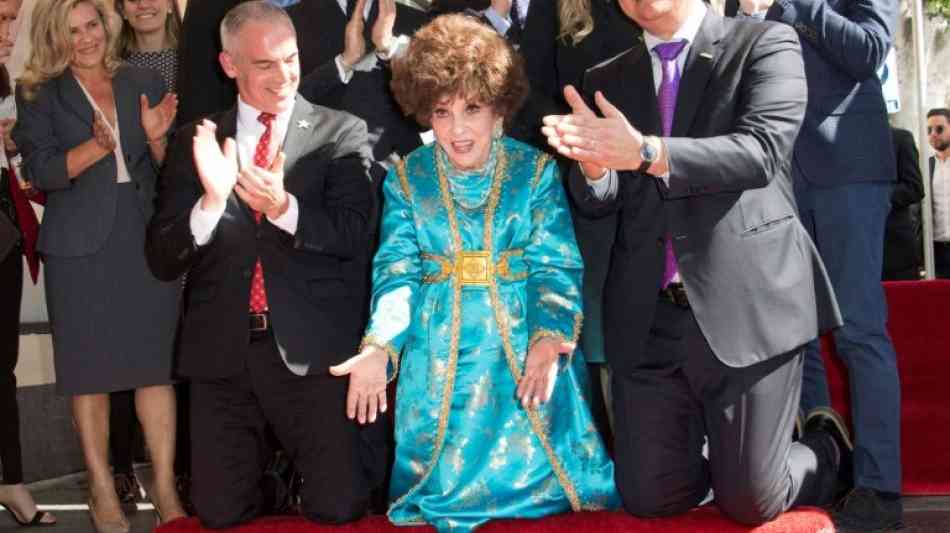 Gina Lollobrigida mit Stern auf Hollywood Walk of Fame geehrt