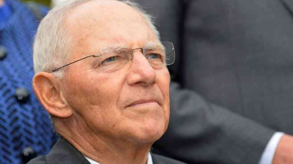 Schäuble in Paris für Verständigung geehrt