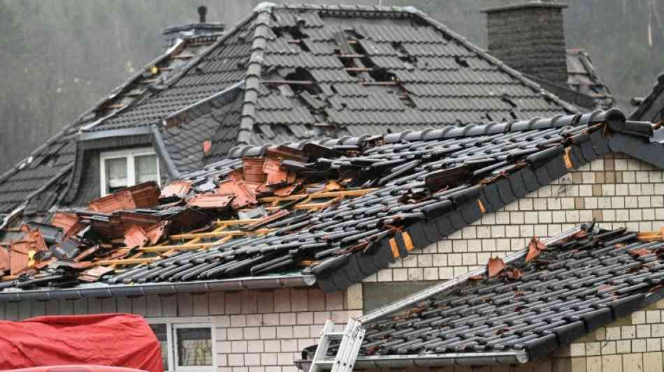 Fünf Menschen durch Tornado in der Nordeifel leicht verletzt