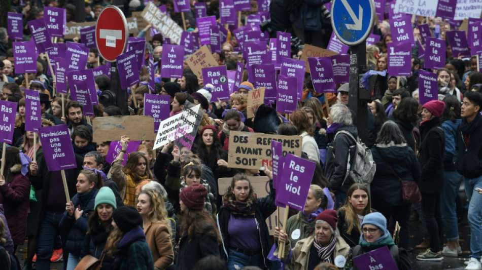 Zehntausende demonstrieren in Paris und Rom gegen Gewalt an Frauen