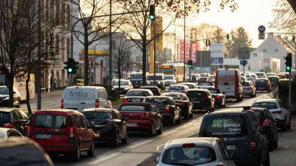 Verwaltungsgericht vertagt Entscheidung zu Fahrverboten in Wiesbaden