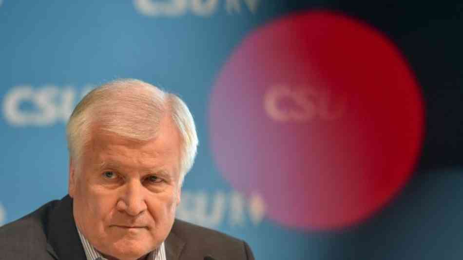 Seehofer warnt Merkel in Asylstreit vor Aus