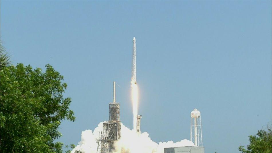 SpaceX bringt Raumkapsel mit Nachschub für ISS auf den Weg