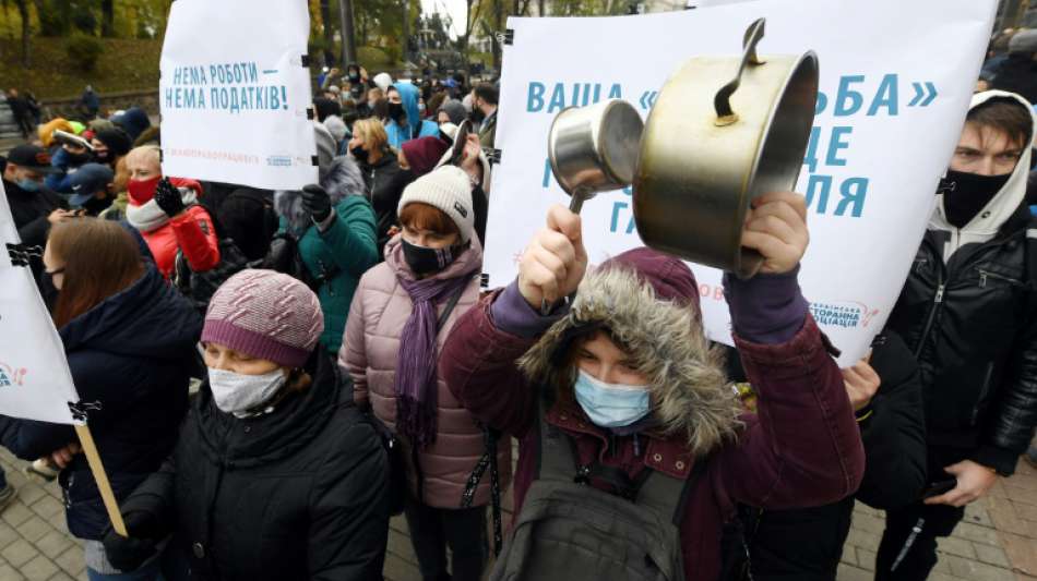 2000 Menschen demonstrieren in der Ukraine gegen drohende Corona-Beschränkungen