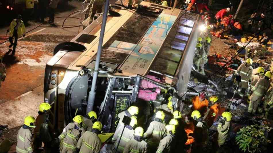 Dutzende Tote bei Busungl