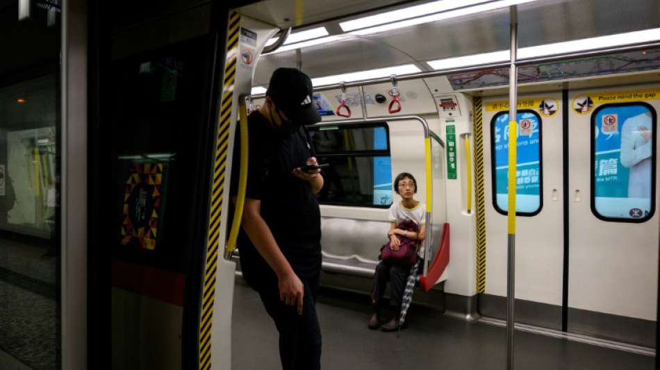 Demonstranten in Hongkong blockieren Berufsverkehr