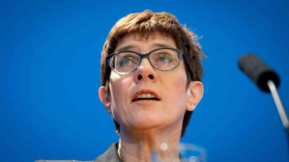 Merkel-Vertraute Kramp-Karrenbauer wirbt um die CDU