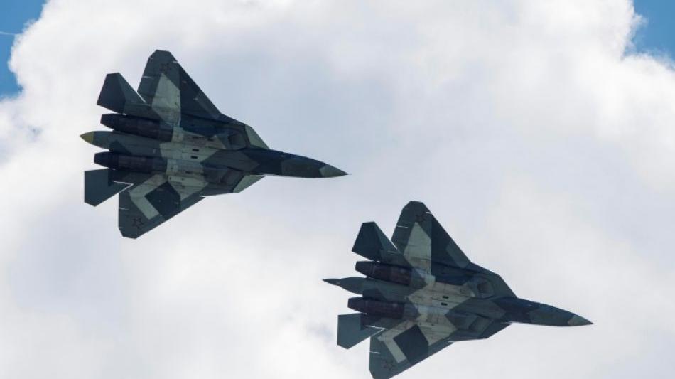 Russlands Luftwaffe bildet erstmals Frauen als Kampfpilotinnen aus