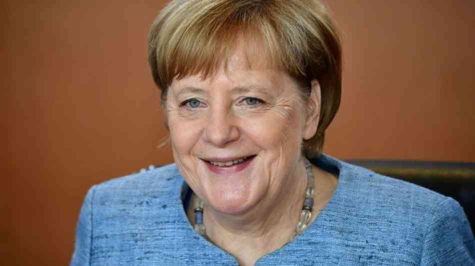 Merkel besucht Milchbauernhof in Schleswig-Holstein