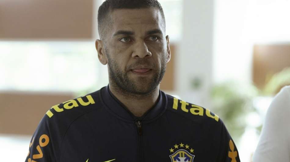 Alves verkündet Abschied bei Paris St. Germain