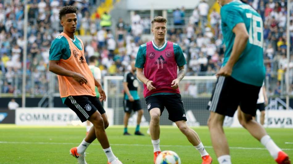 DFB-Team trainiert öffentlich - Volksfeststimmung in Aachen