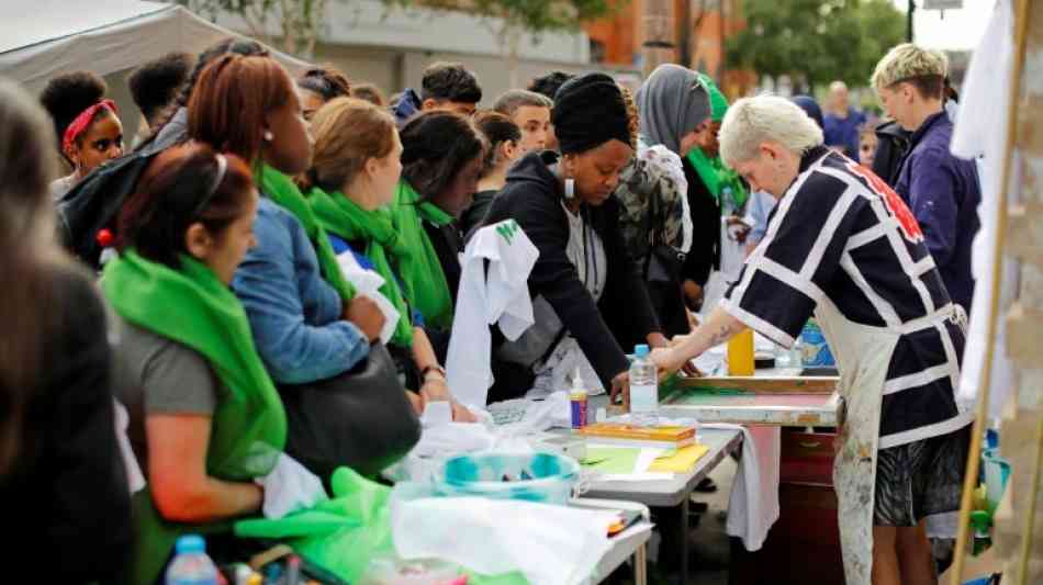 Anwohner des Grenfell-Tower erinnern an Brandkatastrophe vor einem Jahr