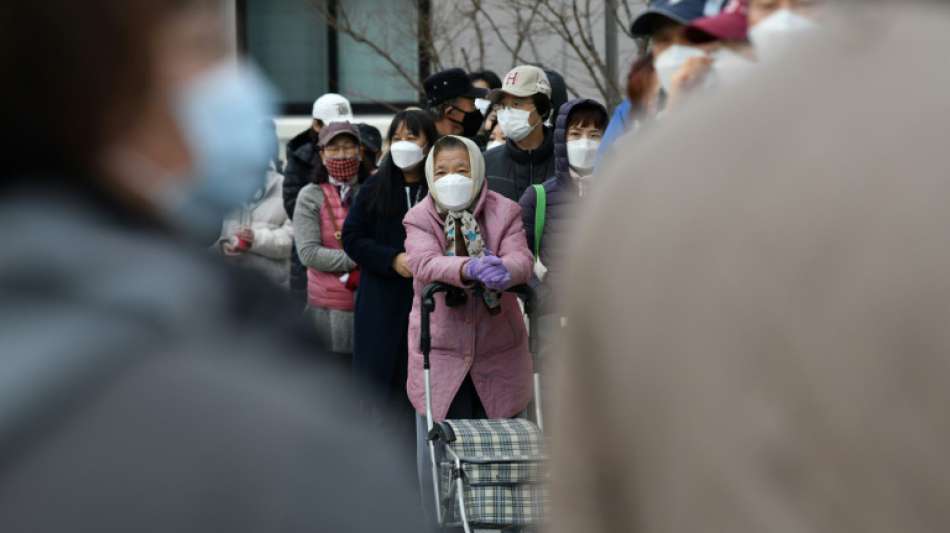 Zwei Wohnblocks in Südkorea wegen Coronavirus-Epidemie abgeriegelt