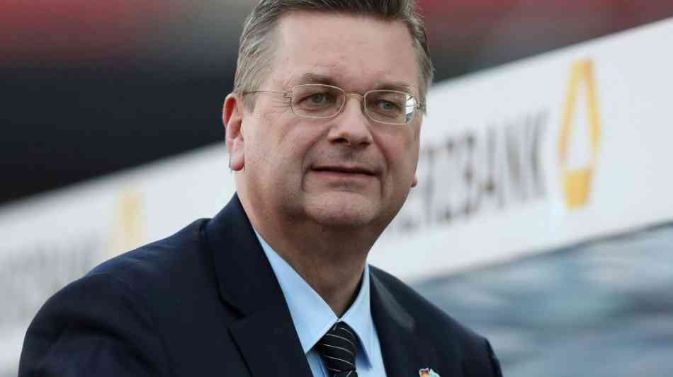 Grindel: Problemfans in Prag st