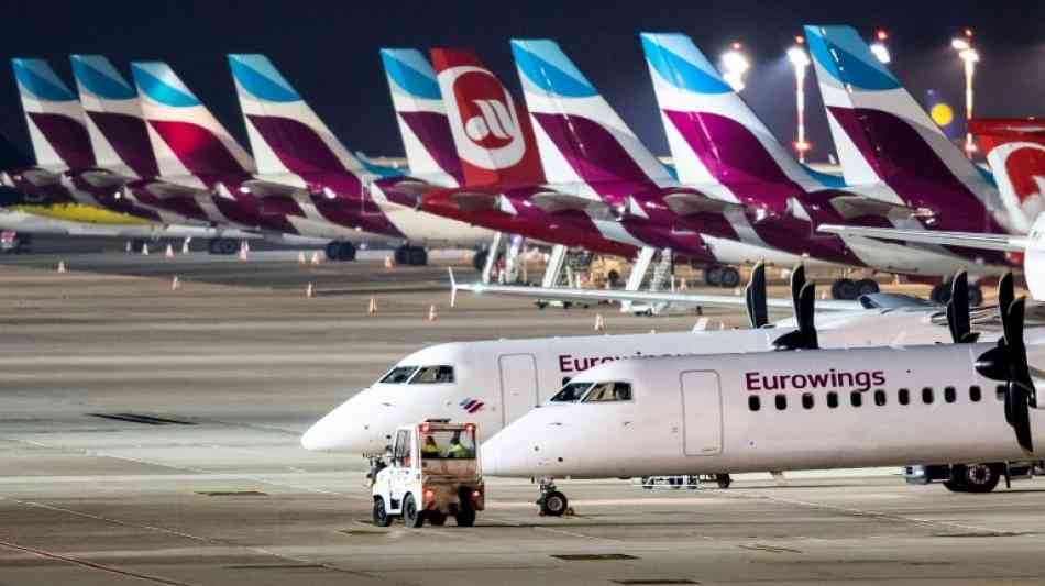 Flugbegleiter von Eurowings und LGW in Düsseldorf in Streik getreten