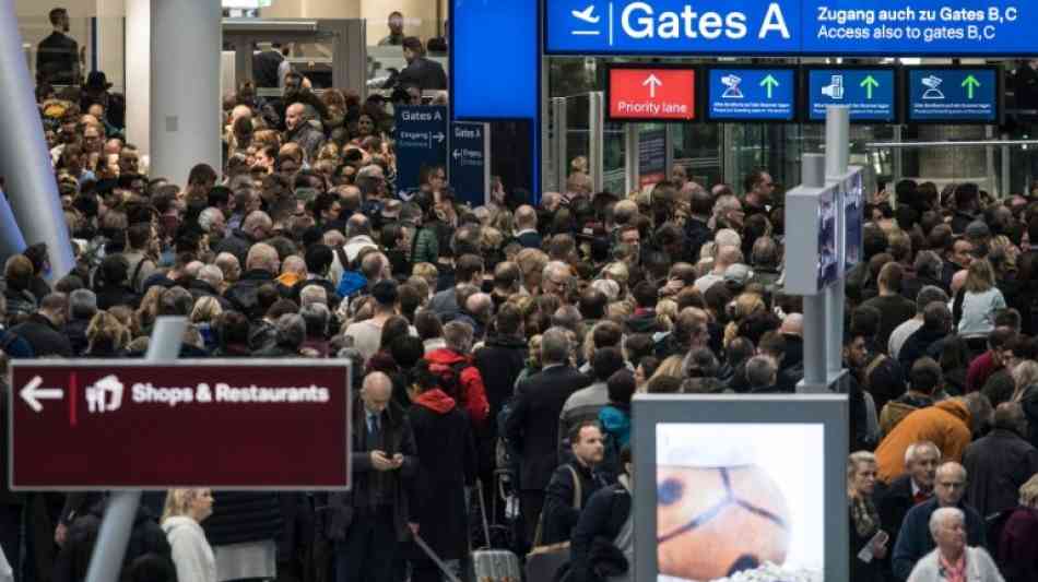 Flugsteige am Flughafen Düsseldorf zeitweise geräumt und durchsucht