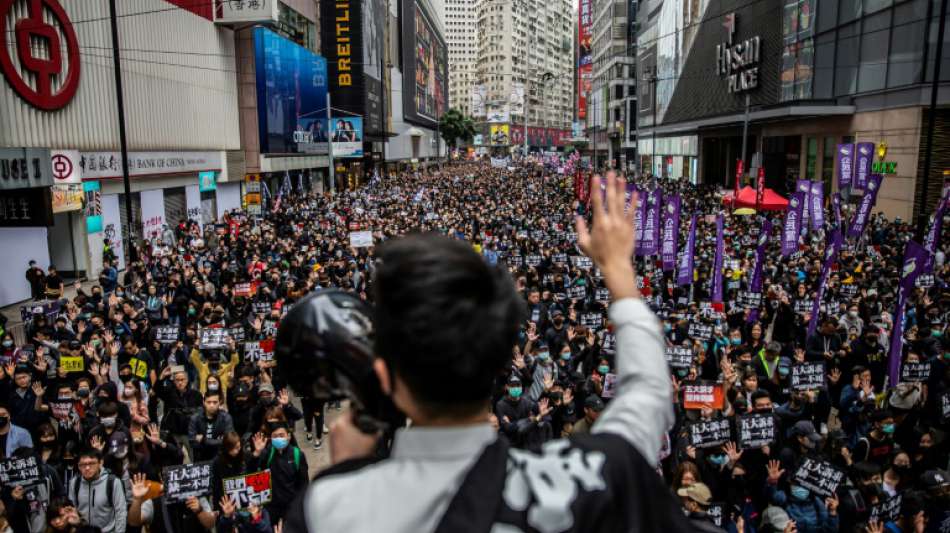 Über eine Million Demonstranten an Neujahr auf Hongkongs Straßen