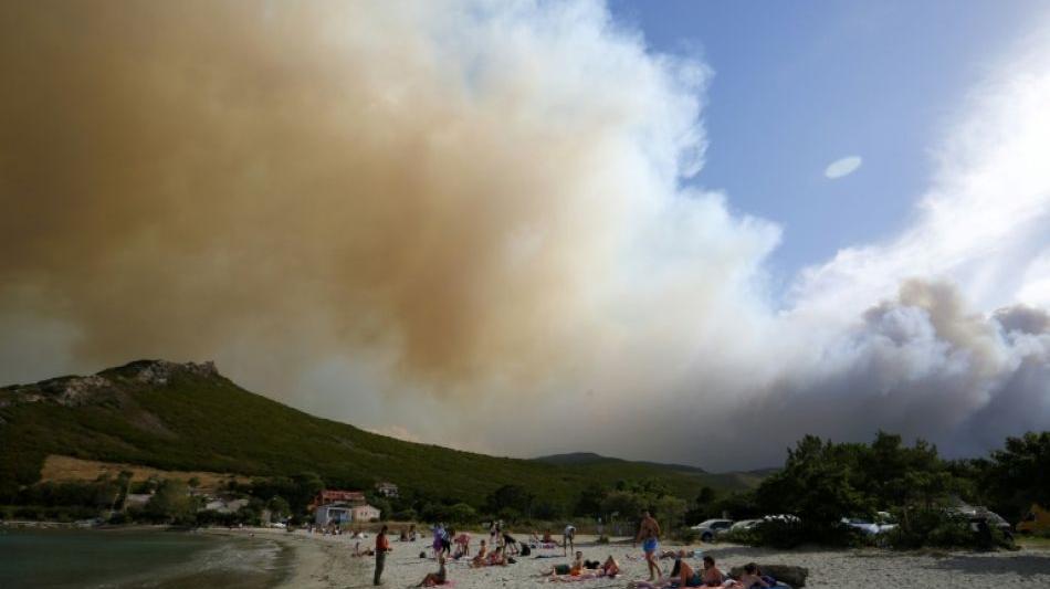 Frankreich / Prortugal: Waldbrände wüten auf Korsika und in Bastia
