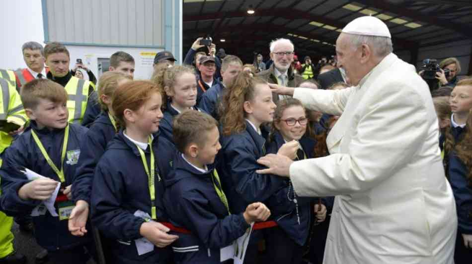 Papst Fanziskus bittet Missbrauchsopfer offiziell um Vergebung