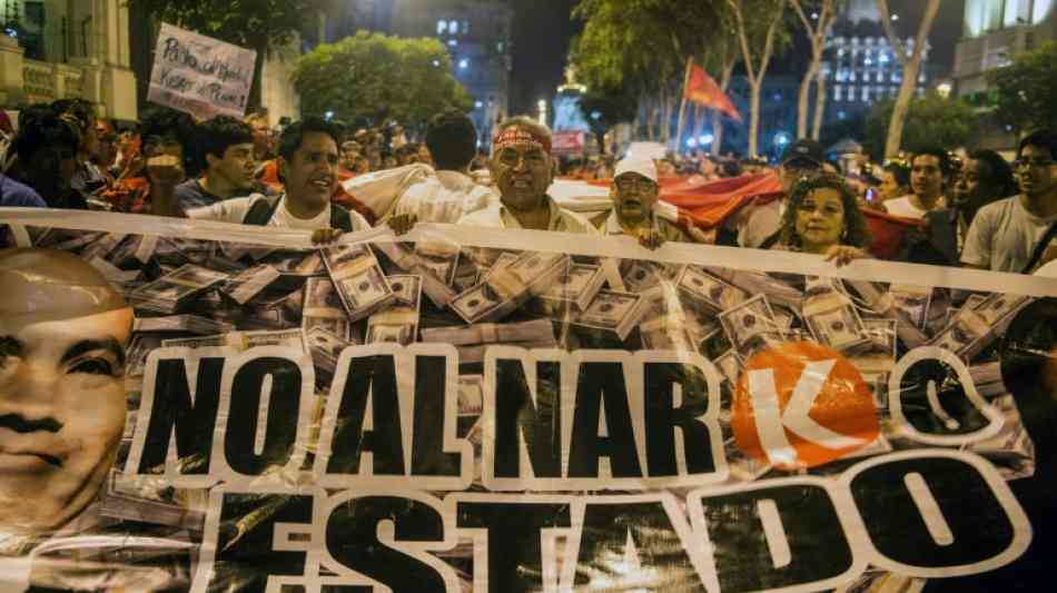 Lima: Tausende Peruaner protestieren gegen kriminelle Korruption