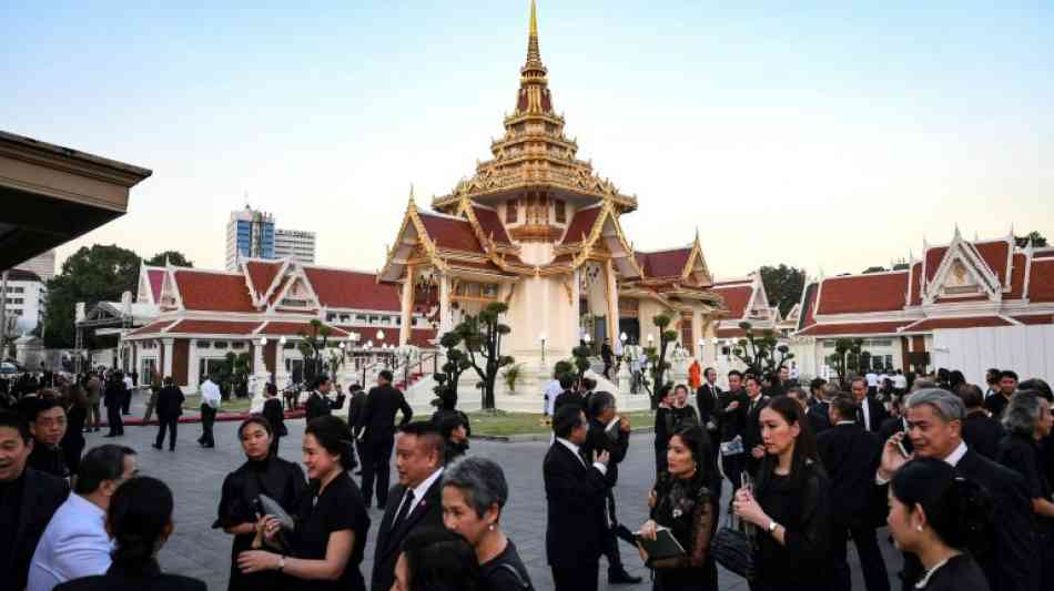 Trauerfeierlichkeiten für Leicester-City-Besitzer Vichai in Bangkok begonnen