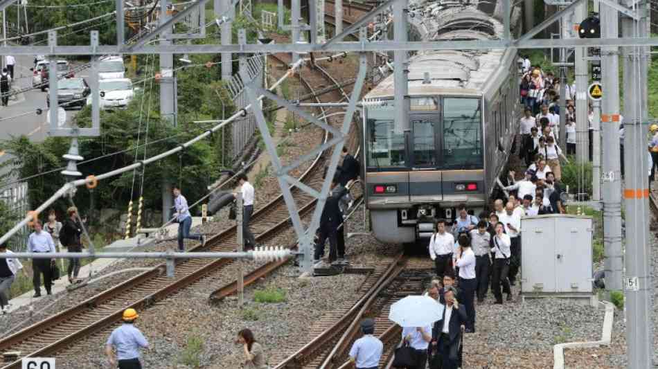 Mindestens zwei Tote bei Erdbeben in Japan