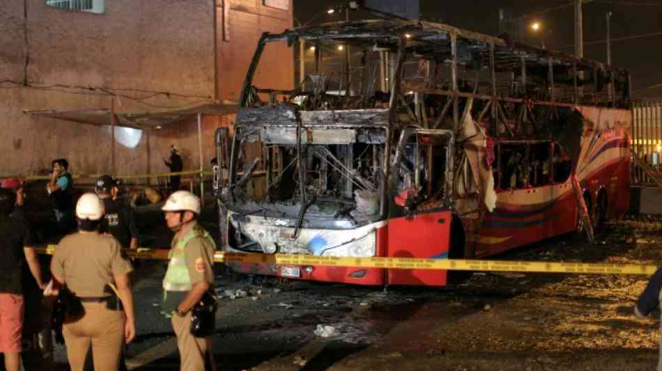 17 Tote bei Bus-Brand an illegalem Busbahnhof in Perus Hauptstadt Lima