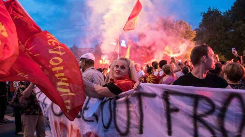 Streit um Namensfrage: Verletzte bei Zusammenst