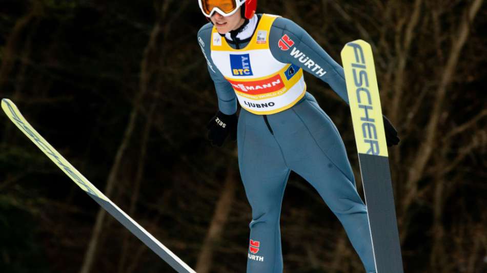 Skispringerinnen feiern in Oberstdorf WM-Premiere auf der Großschanze