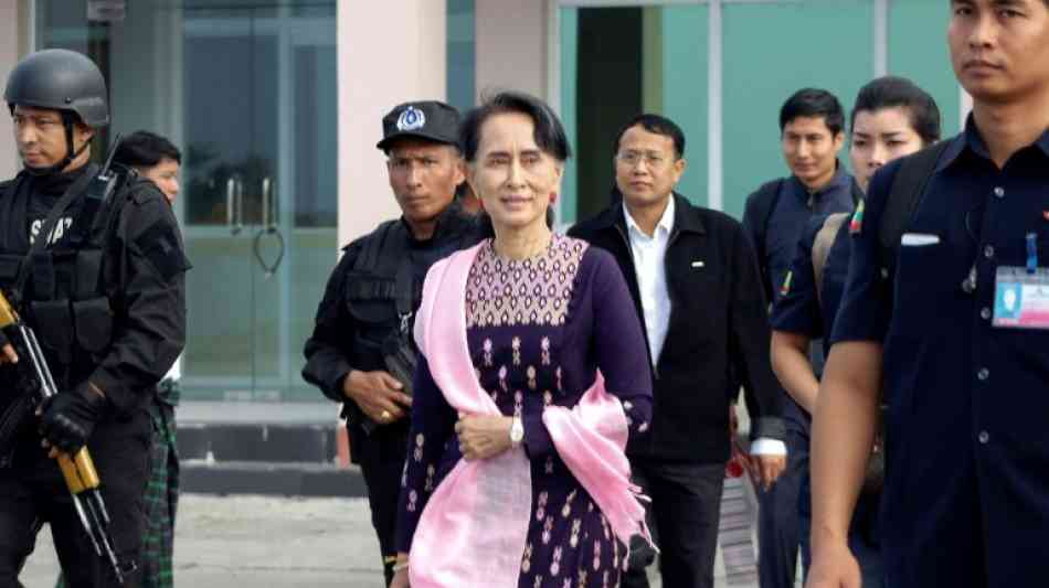 Aung San Suu Kyi reist zu offiziellem Besuch in Rohingya-Region