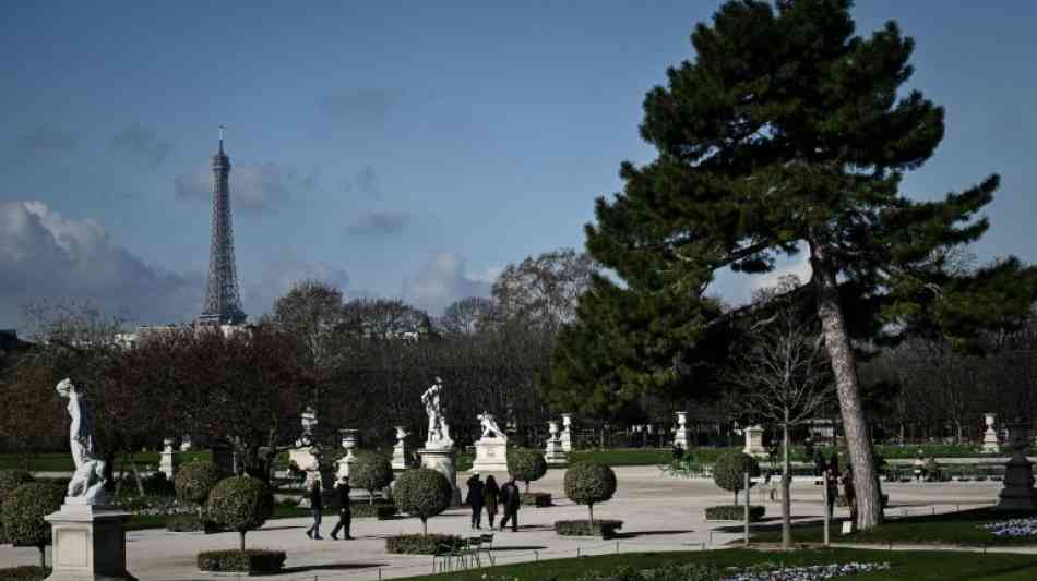 Paris gemeinsam mit Singapur und Hongkong teuerste Stadt der Welt