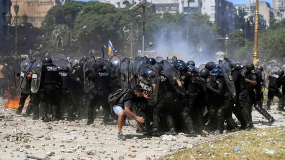 Erneut Gewalt bei Protesten gegen Rentenreform in Argentinien