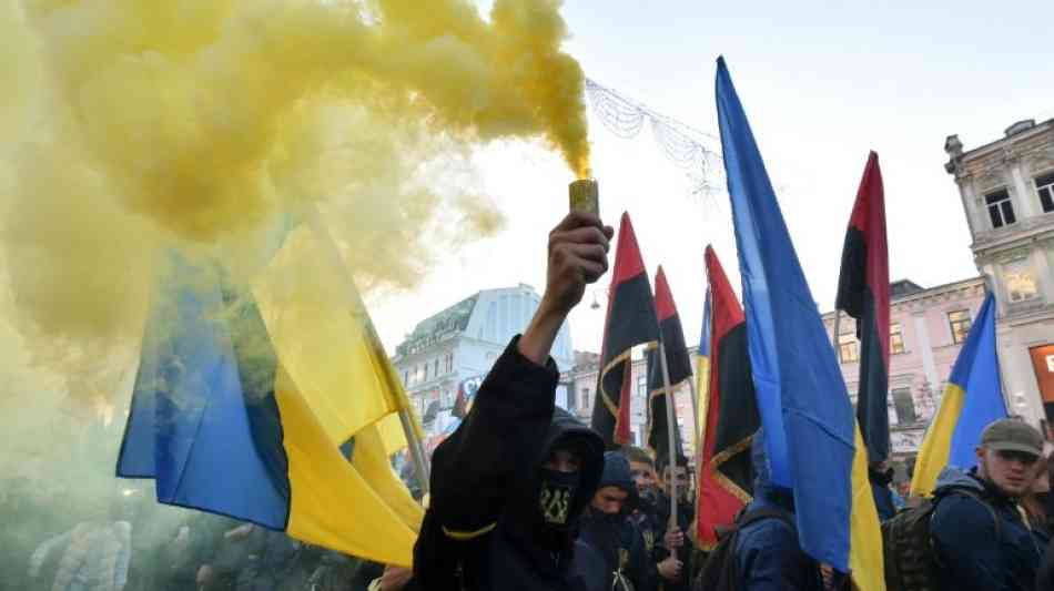 Ukraine politisch am Ende: Tausende Nationalisten demonstrieren in Kiew