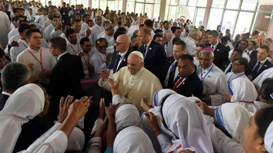 Papst Franziskus beendet Asienreise mit Besuch in Klinik in Bangladesch