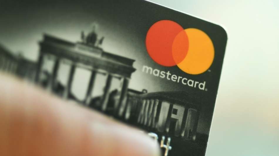 Verbraucherschützer warnen vor unseriösen Kredit- und Mastercard-Angeboten