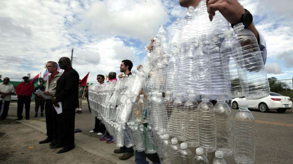 US-Stadt Newark verteilt nach Bleiverseuchung des Trinkwassers Wasserflaschen