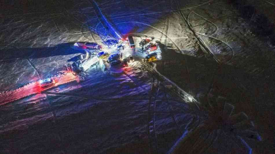 Schnee erschwert Ermittlungen zu Flugzeugungl