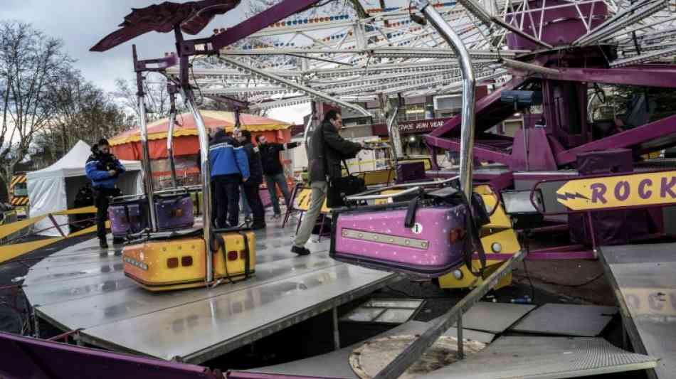 Polizei: Familienvater bei Unfall auf Kirmes ums Leben gekommen