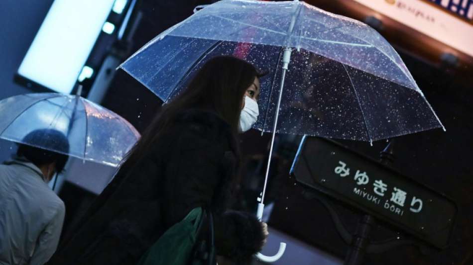 Osaka bittet um Regenmäntel als Ersatz für Schutzkleidung in Krankenhäusern