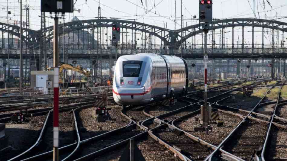 Reise, Touristik und Transport: Deutsche Bahn setzt mehr ICE 4 ein