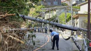 Knapp 80.000 Haushalte eine Woche nach Taifun in Japan immer noch ohne Strom