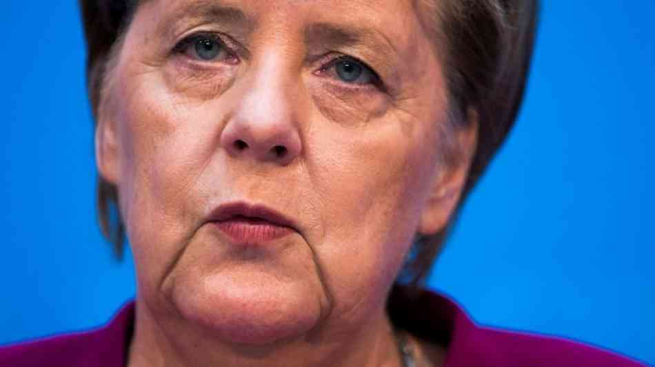 Linksfraktion verlangt Regierungserklärung von Merkel zum Fall Maaßen