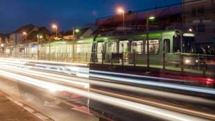 Zahl der Fahrgäste in Bussen und Bahnen steigt auf neuen Rekordwert