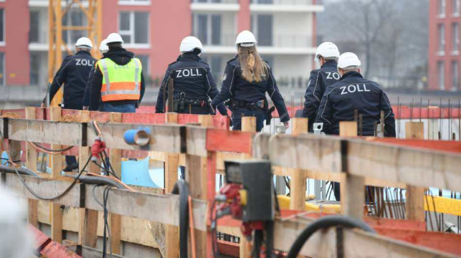 1200 Beamte rücken zu Razzia gegen betrügerisches Bauunternehmernetzwerk aus