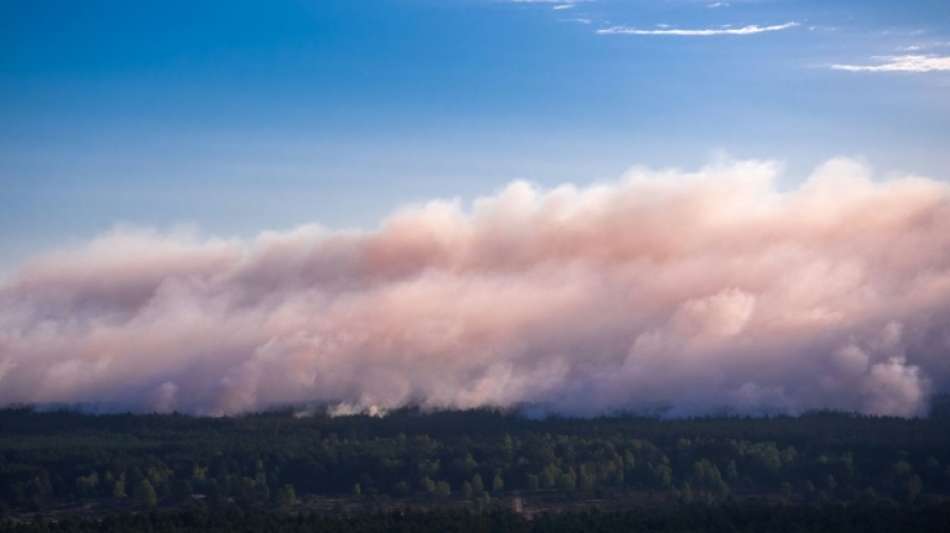 Auffrischender Wind droht Waldbrand in Mecklenburg-Vorpommern weiter anzufachen 